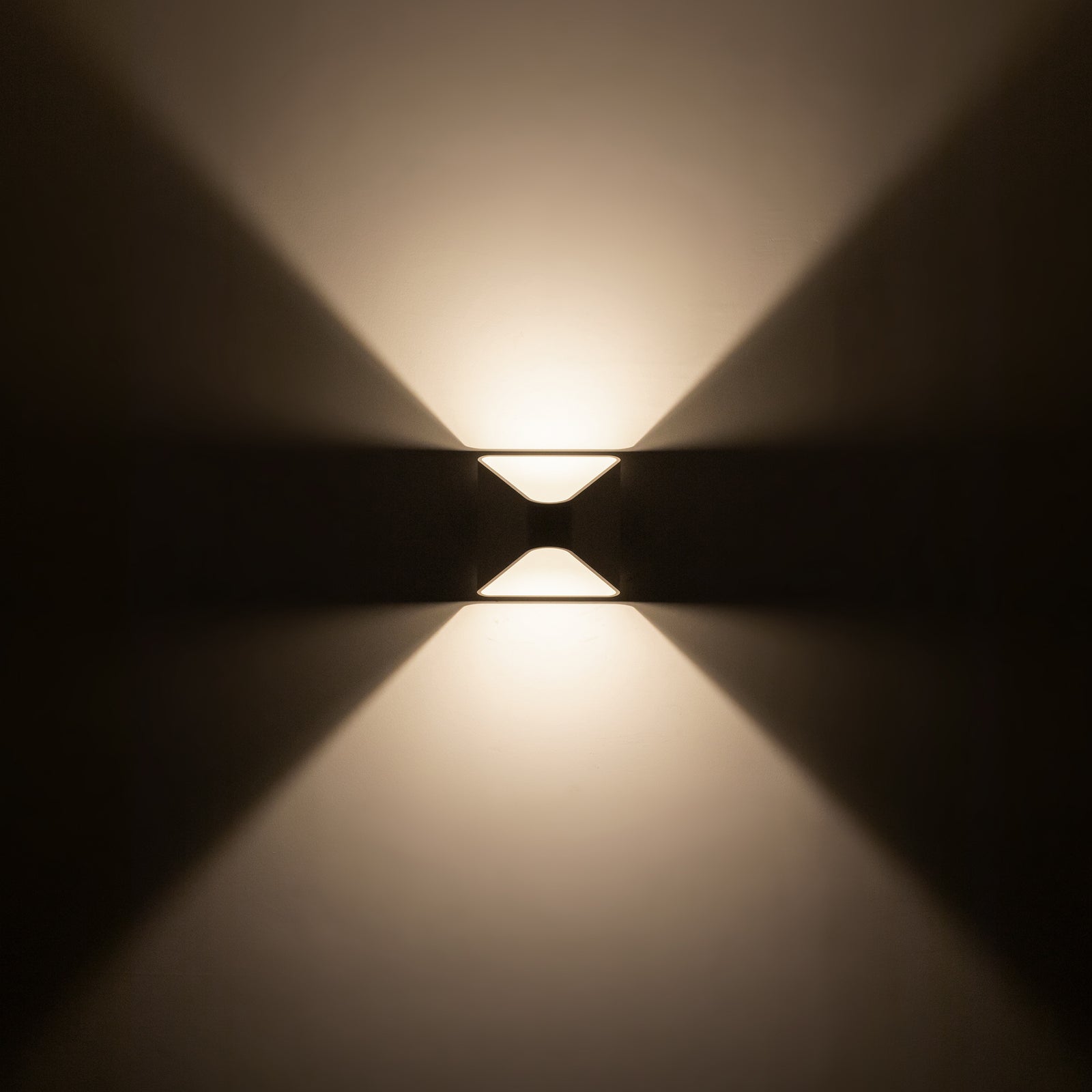 Ellis 6-in White LED Exterior Wall Sconce