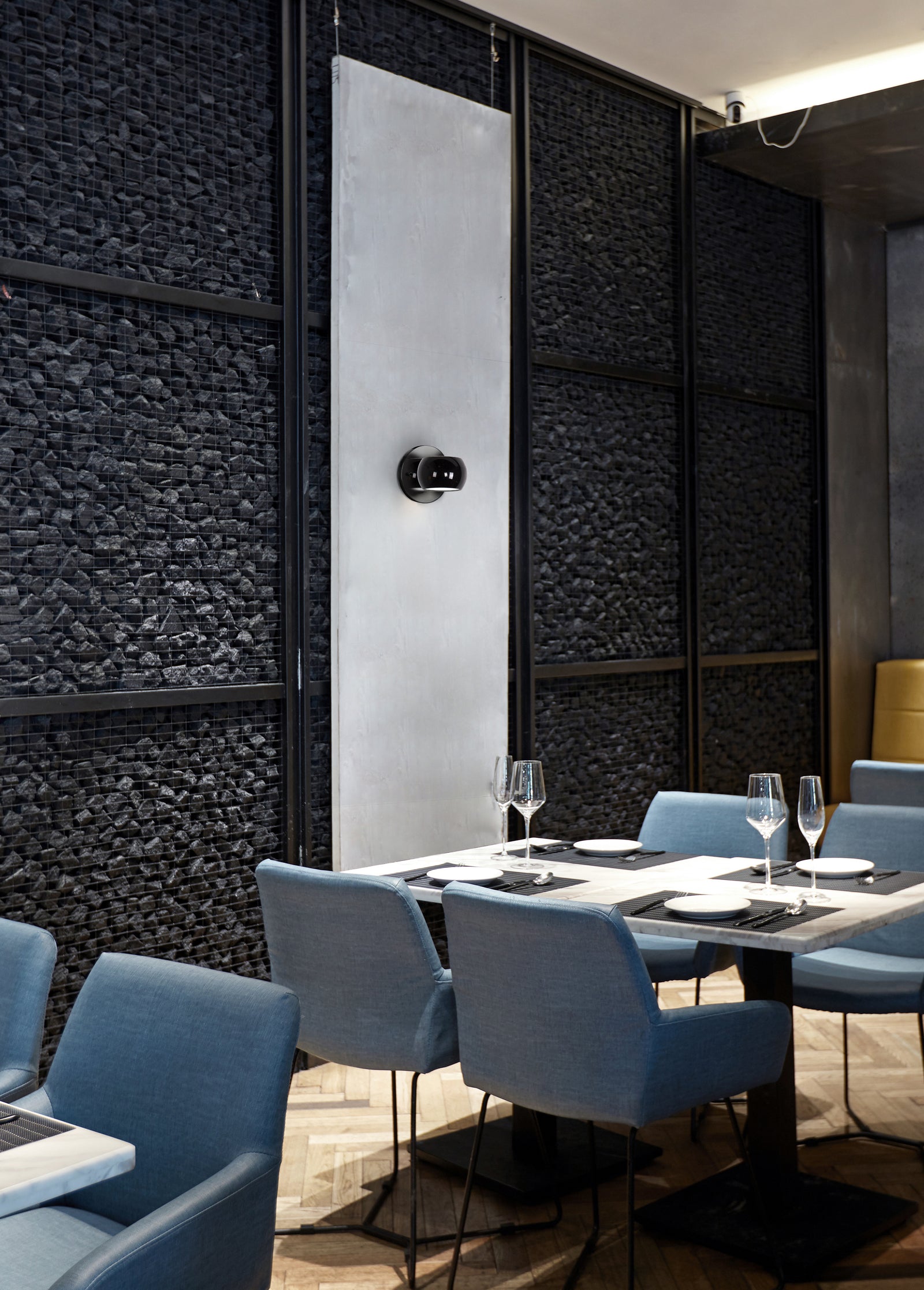 Flux 4-in Gloss Black LED Wall Sconce