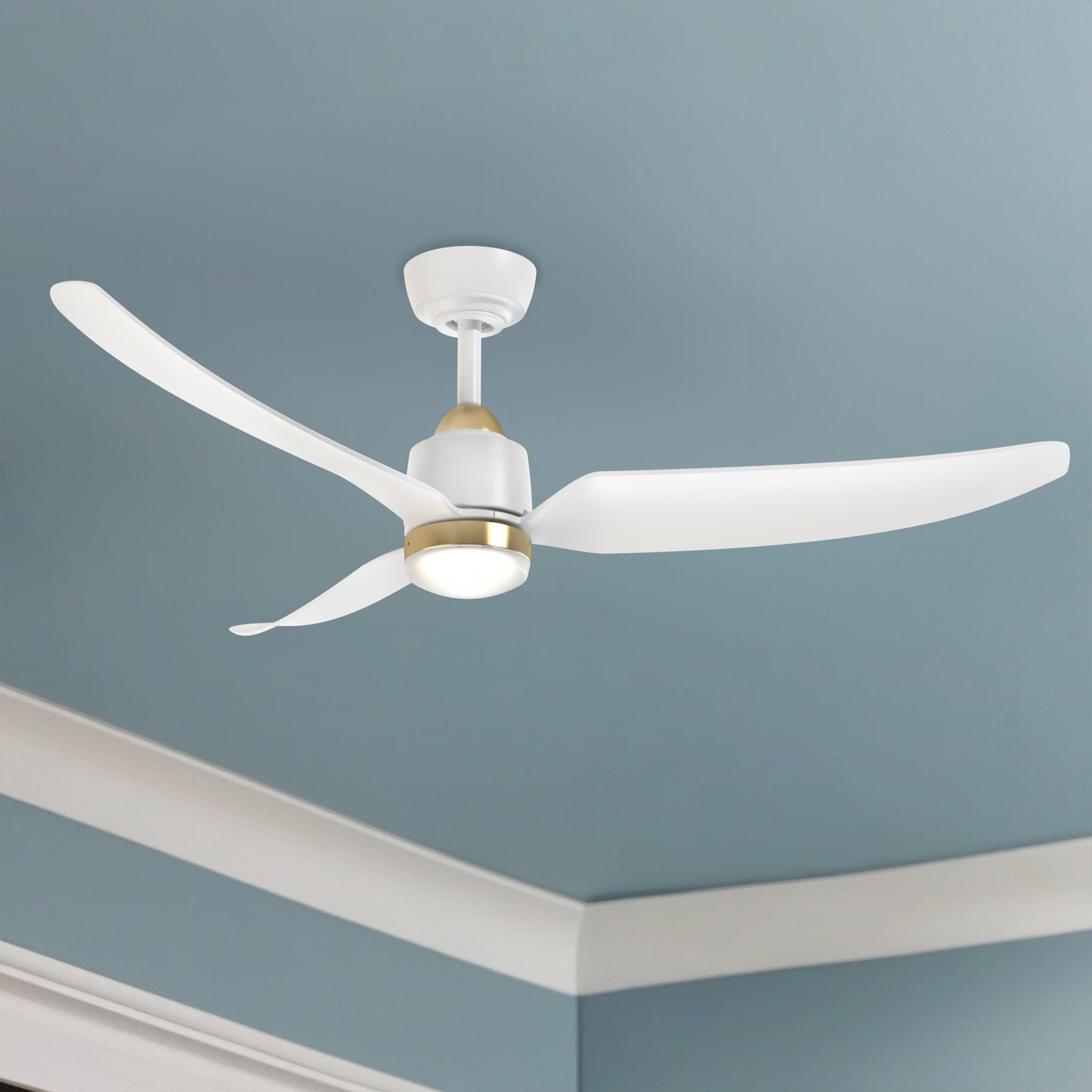 Hugo 52-in Brushed Gold/Matte White with Light Kit Ceiling Fan