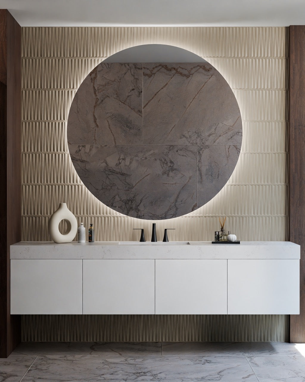 Luna™ LED Lighted Mirror