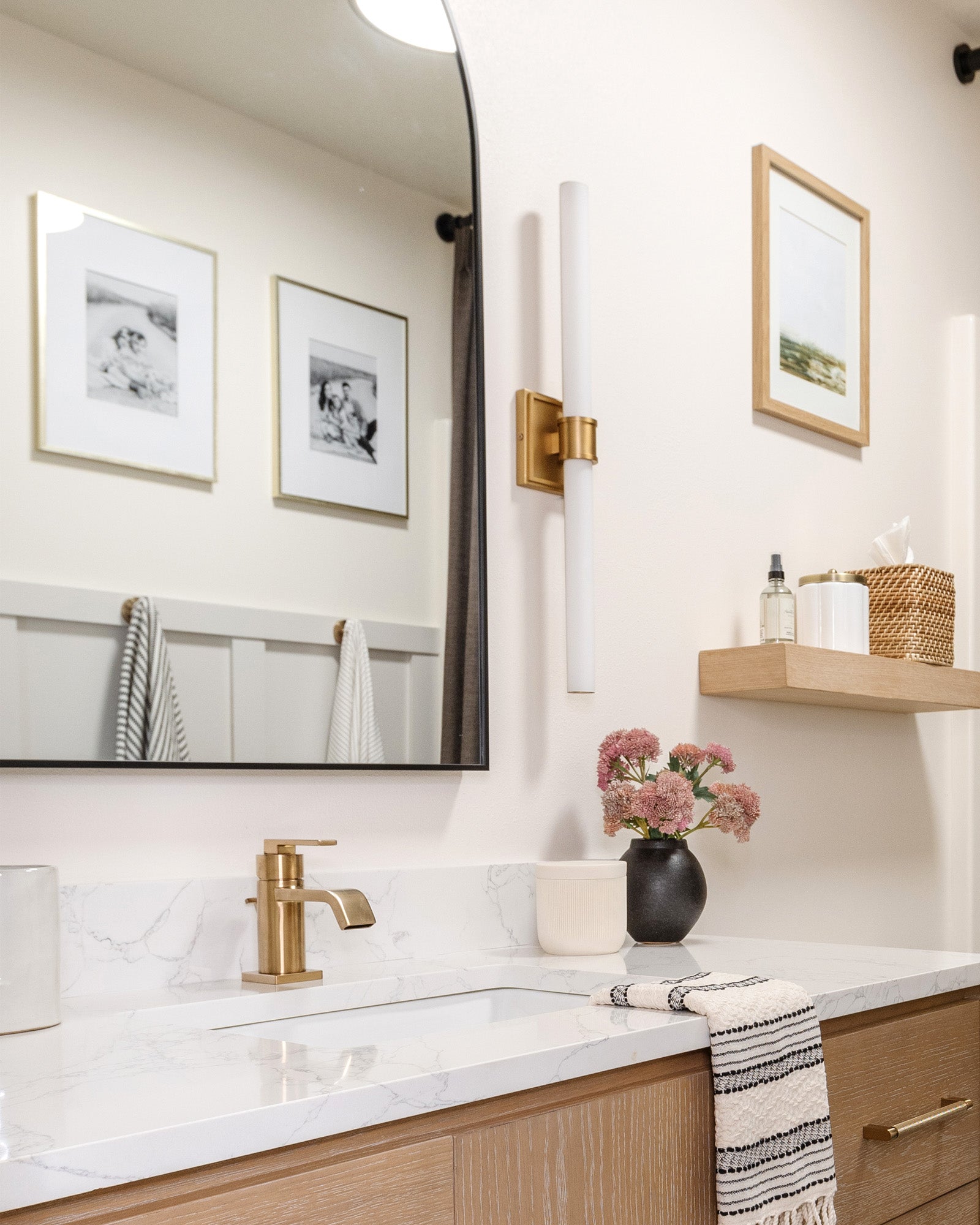 Rona 24-in Brushed Gold LED Vanity