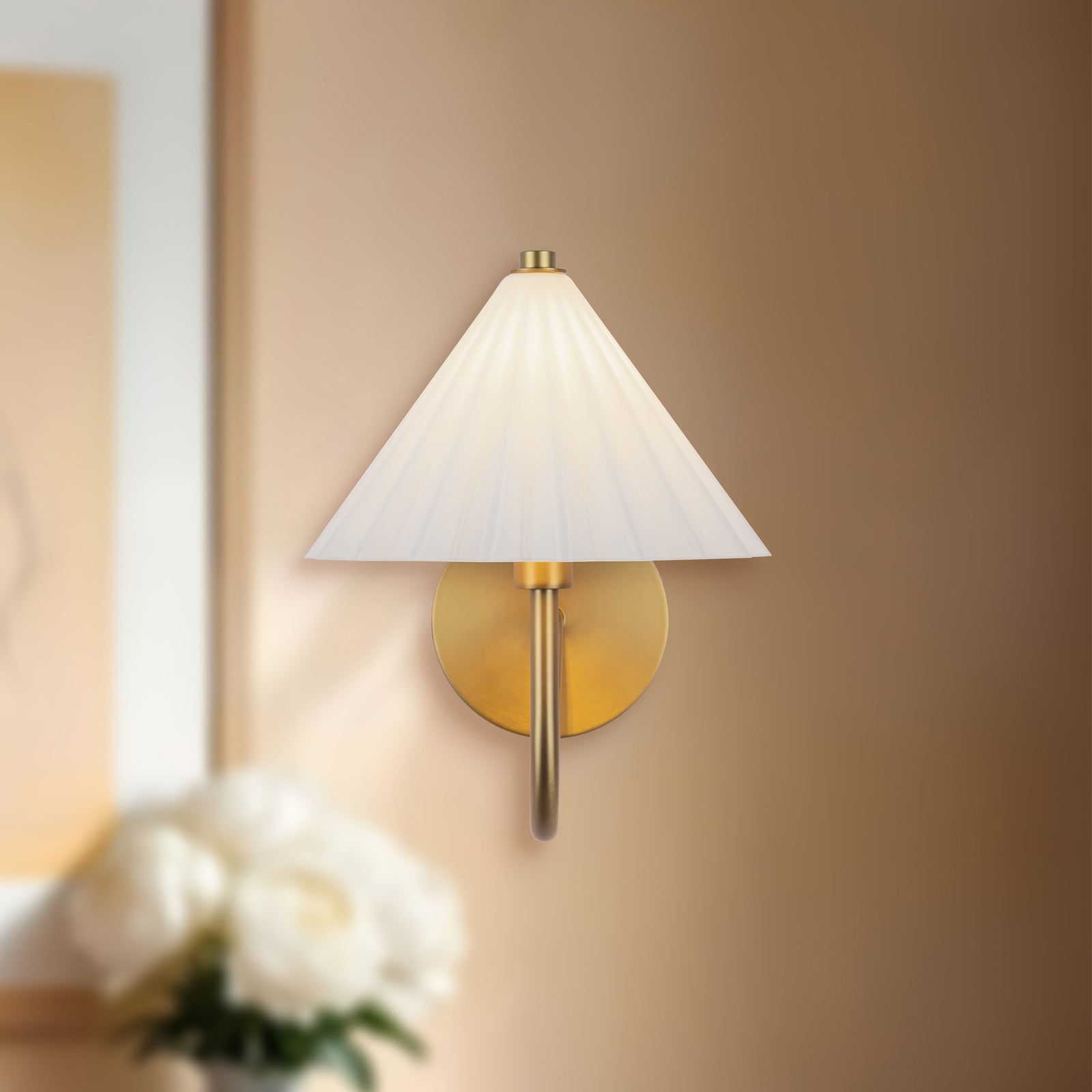 Serena 8-in Aged Gold/Opal Glass Socket Wall/Vanity Light