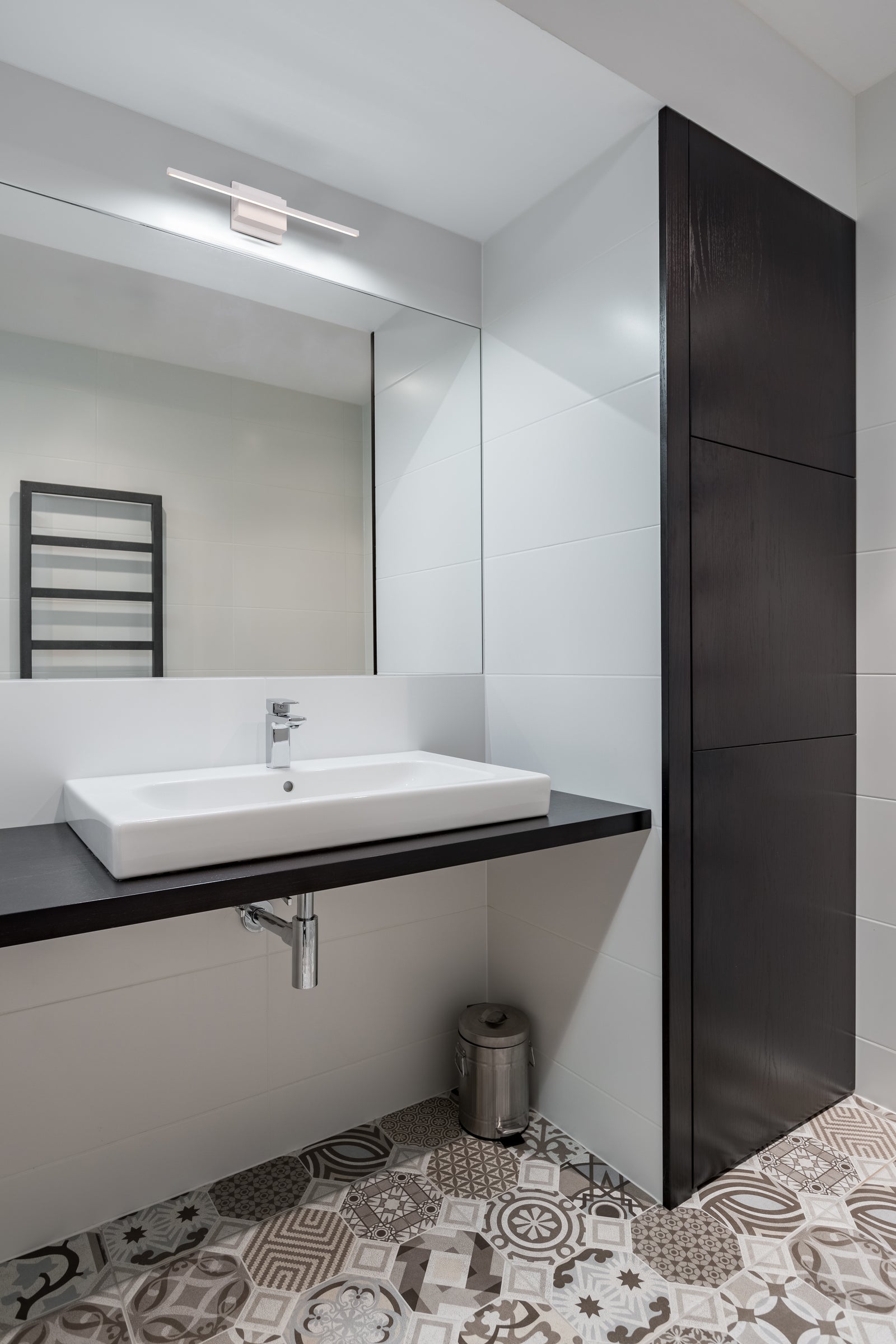 Vega Minor 24-in White LED Vanity Light