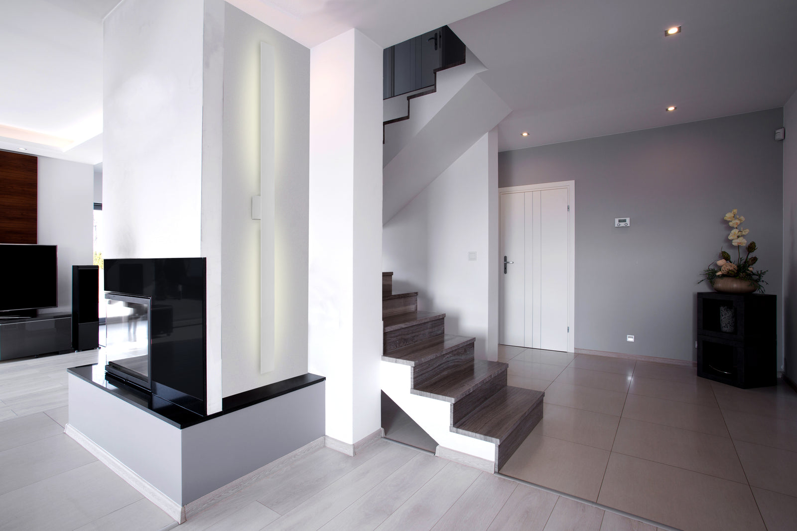 Vesta 72-in White LED All terior Wall
