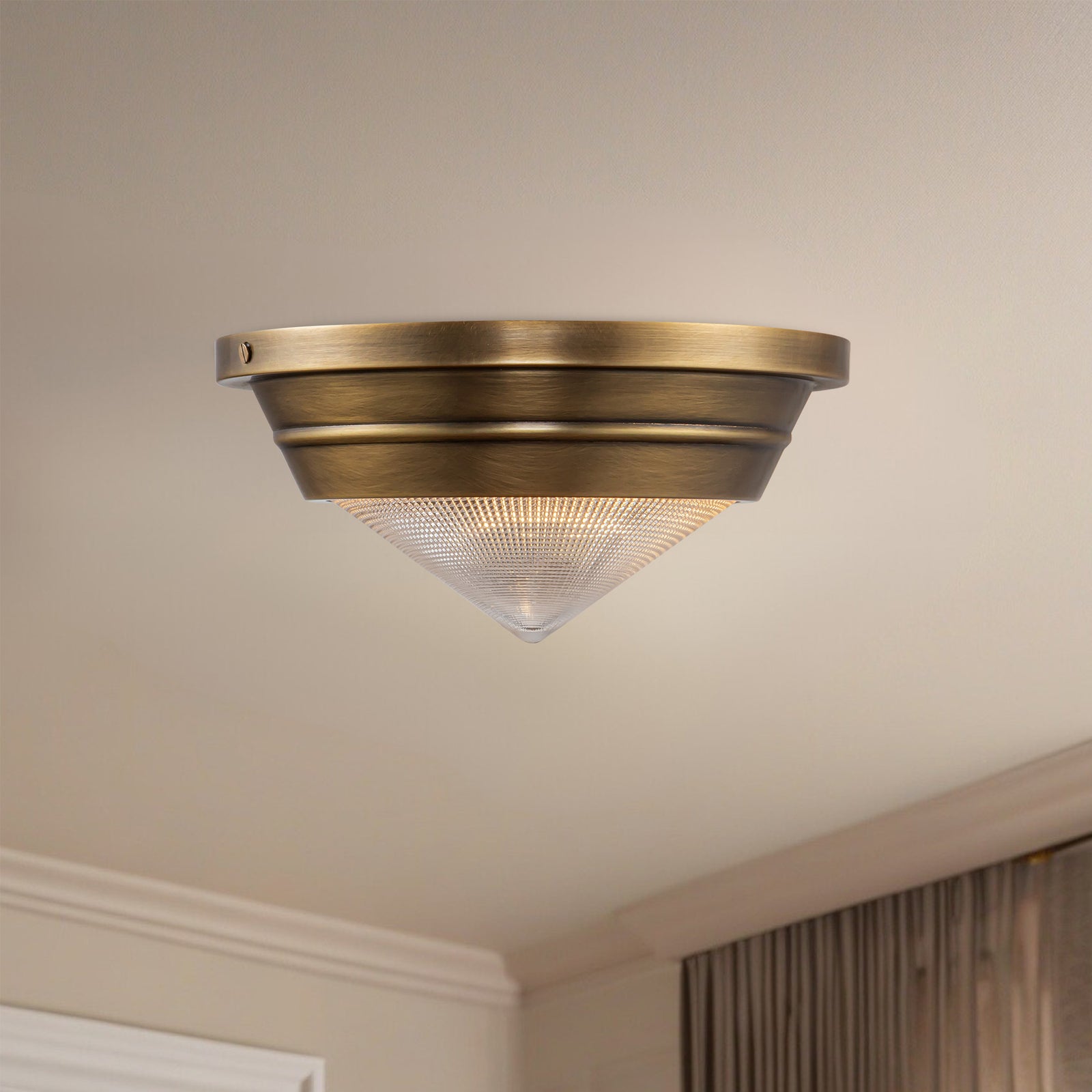 Willard 10-in Vintage Brass/Prismatic Glass 1 Light Flush Mount