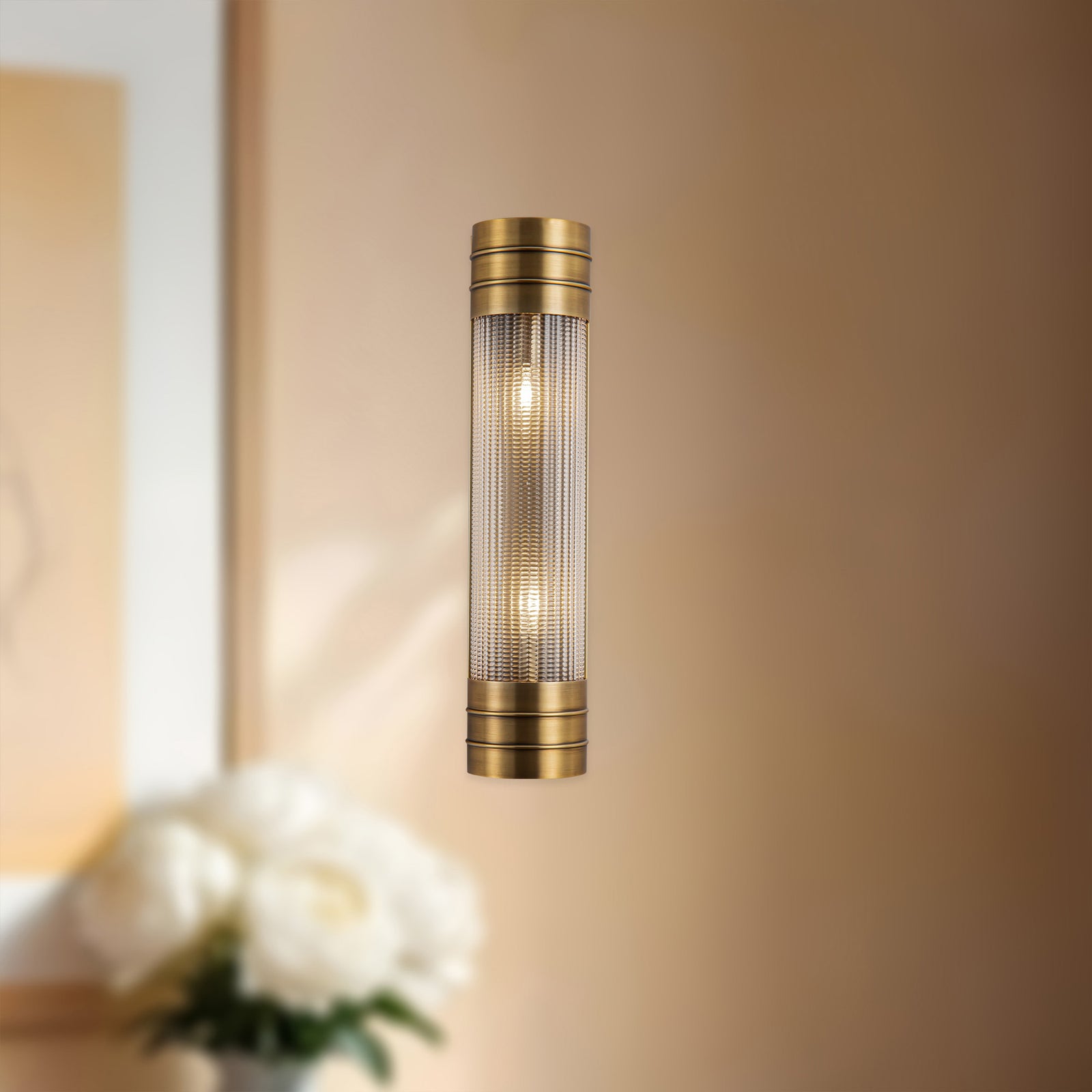 Willard 18-in Vintage Brass/Prismatic Glass 2 Lights Wall/Vanity